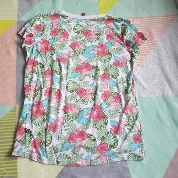 H&M Divided Floral T-Shirt - Picture 3 of 3